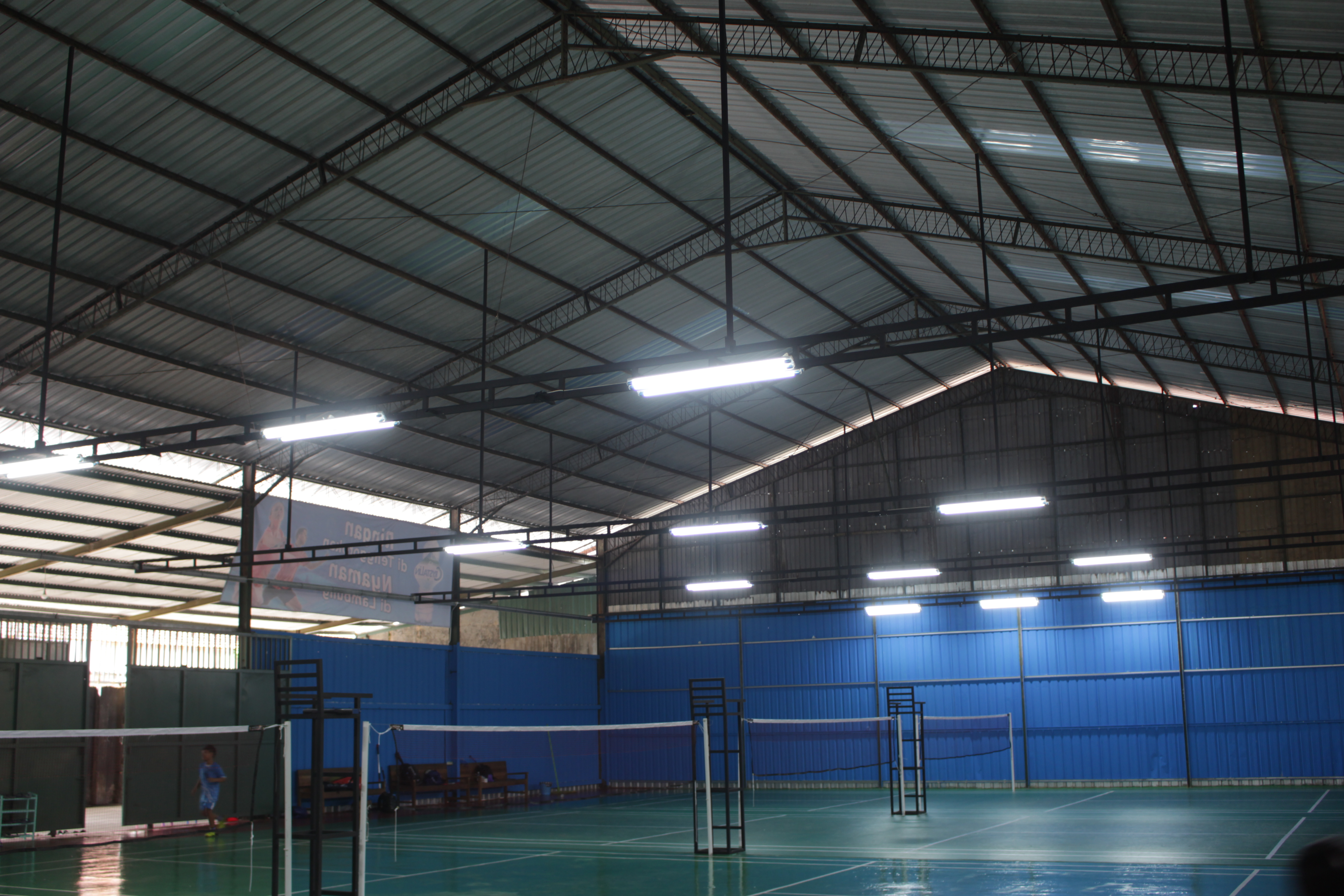 Galeri 1 - Lapangan Uger Hall