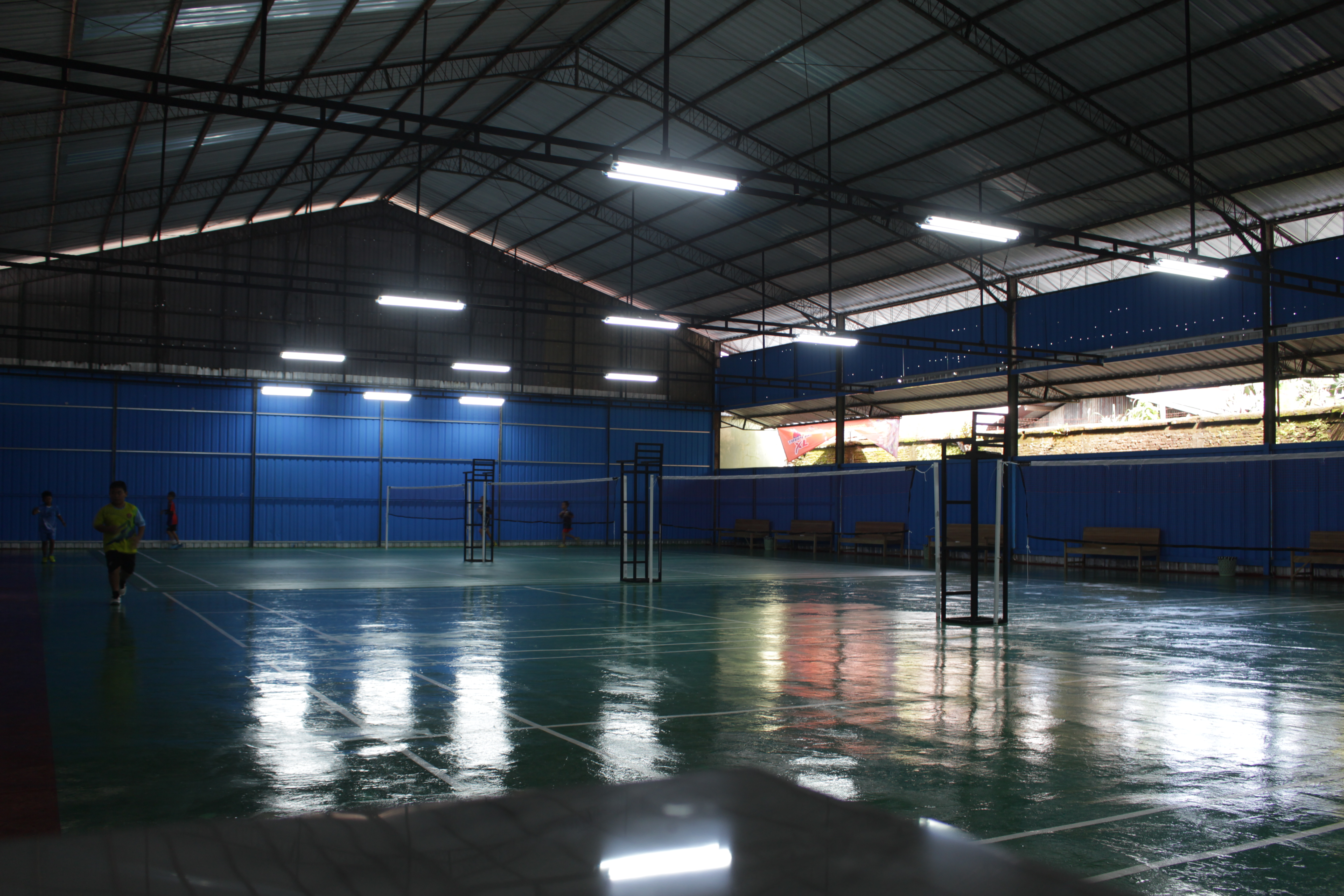 Galeri 2 - Lapangan Uger Hall