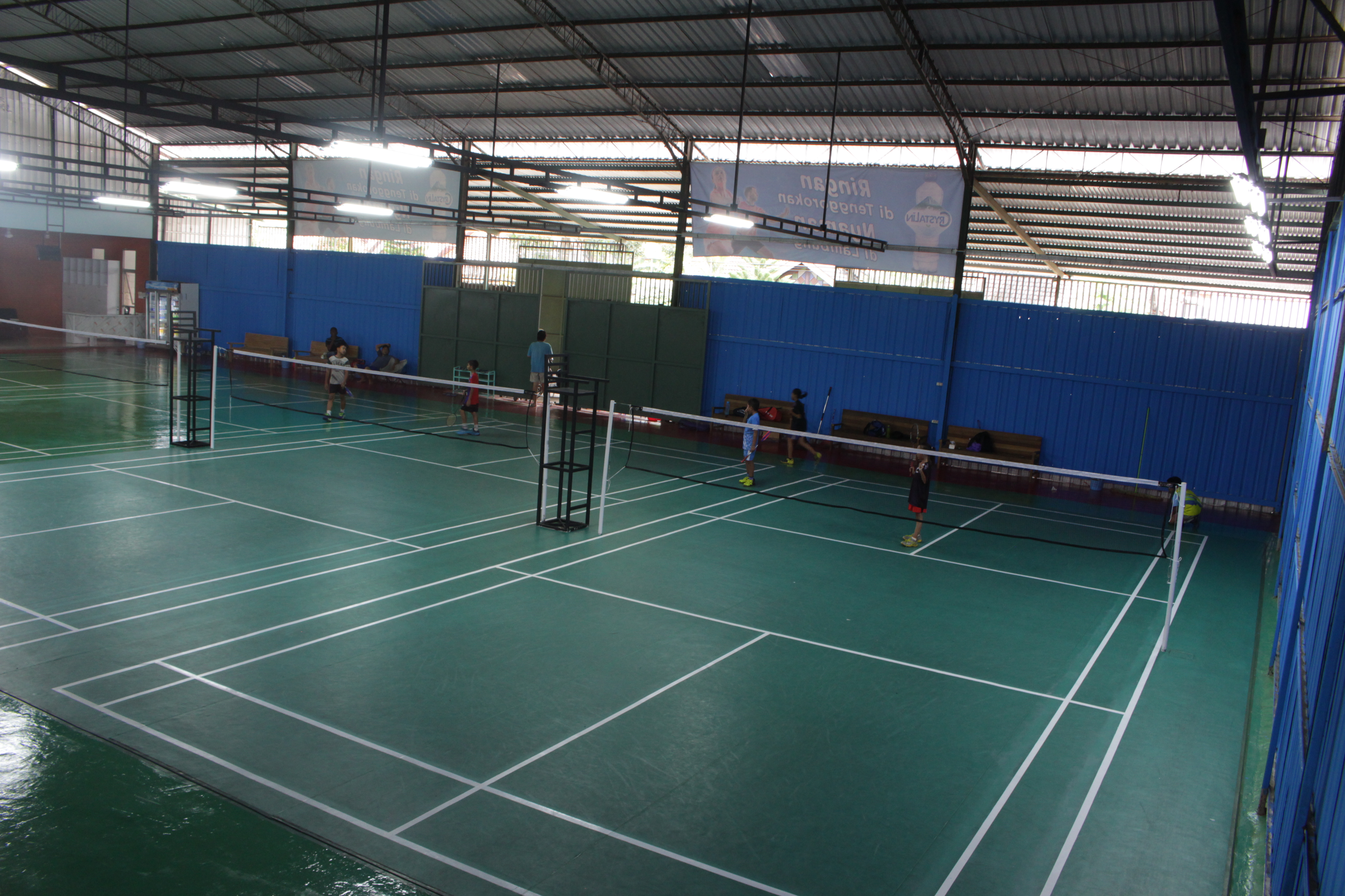 Galeri 3 - Lapangan Uger Hall