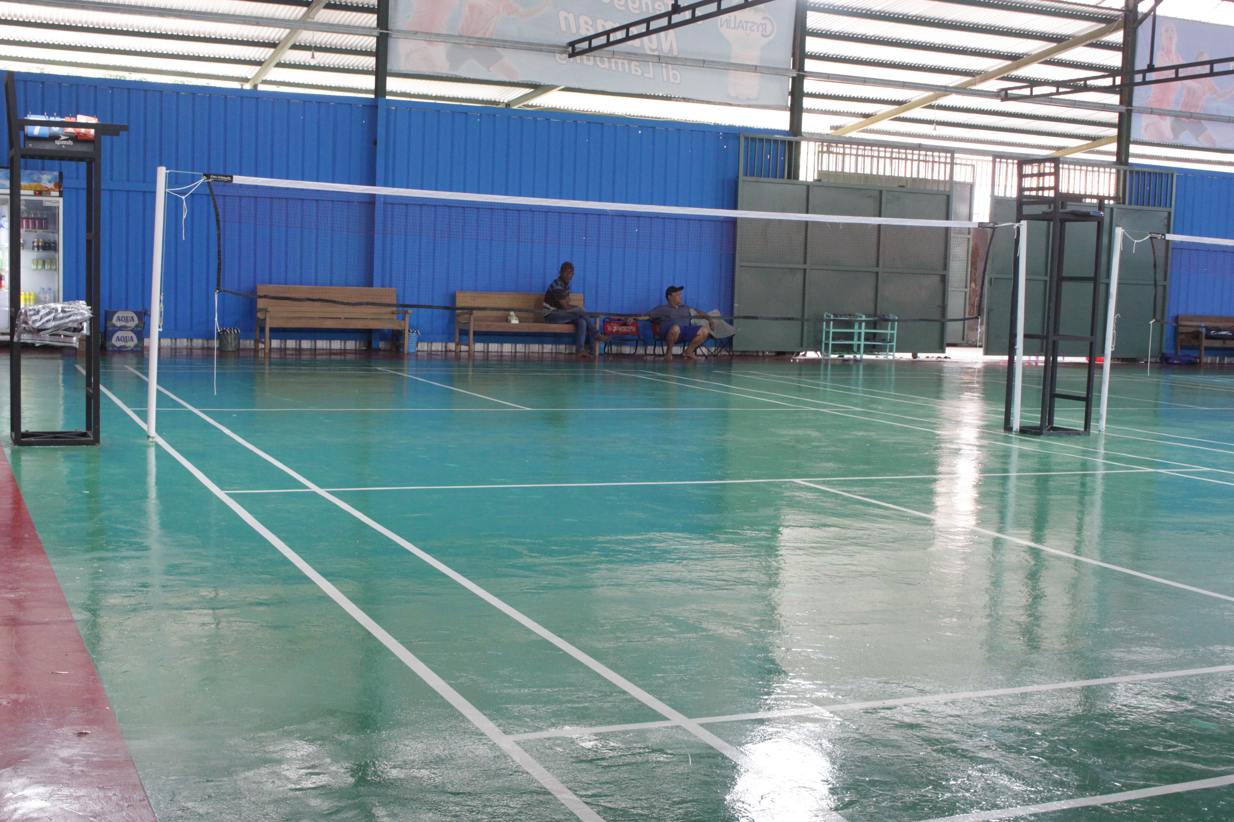 Galeri 4 - Lapangan Uger Hall