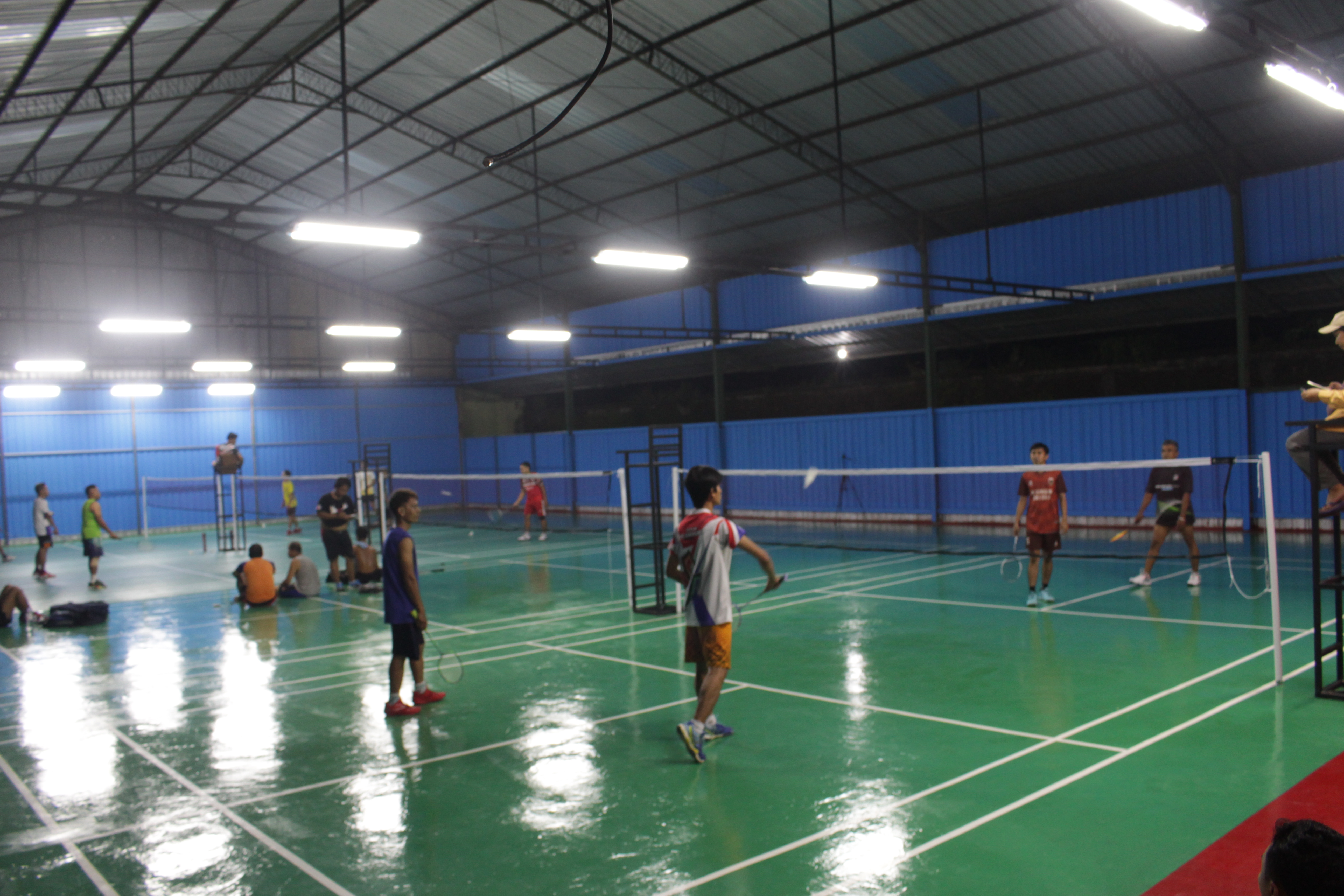 Galeri 6 - Lapangan Uger Hall